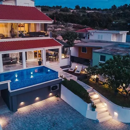 فيلة Seaside Luxury With A Swimming Pool Razanj, - 23572 *