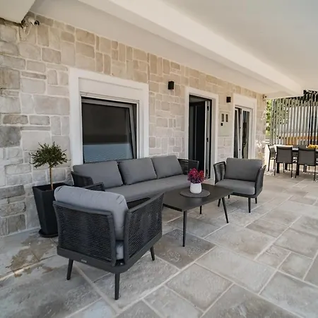 Vila Seaside Luxury With A Swimming Pool Razanj, - 23572 *