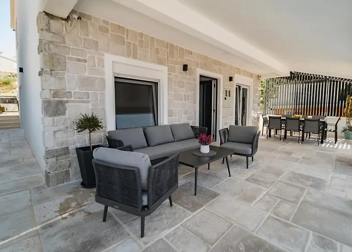 Villa Seaside Luxury With A Swimming Pool Razanj, - 23572 *